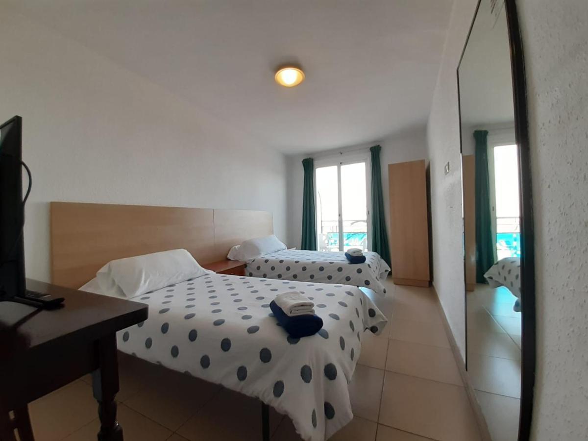 Hostal Mozaik Lloret 滨海略雷特 外观 照片