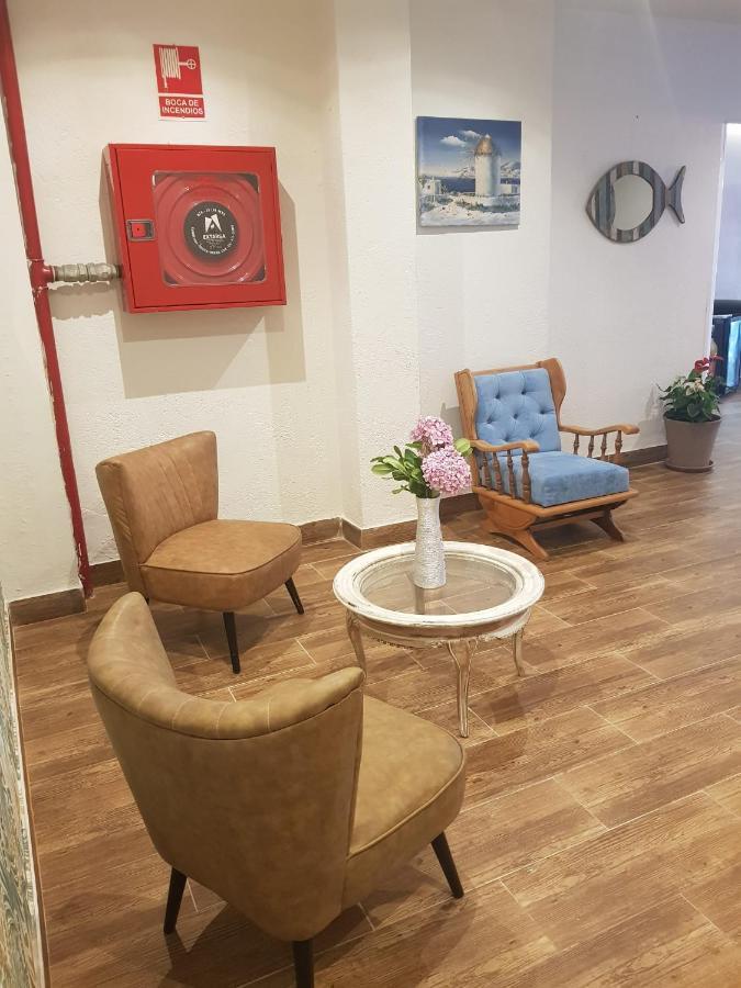 Hostal Mozaik Lloret 滨海略雷特 外观 照片